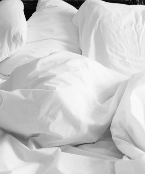 white-bed-comforter-212269